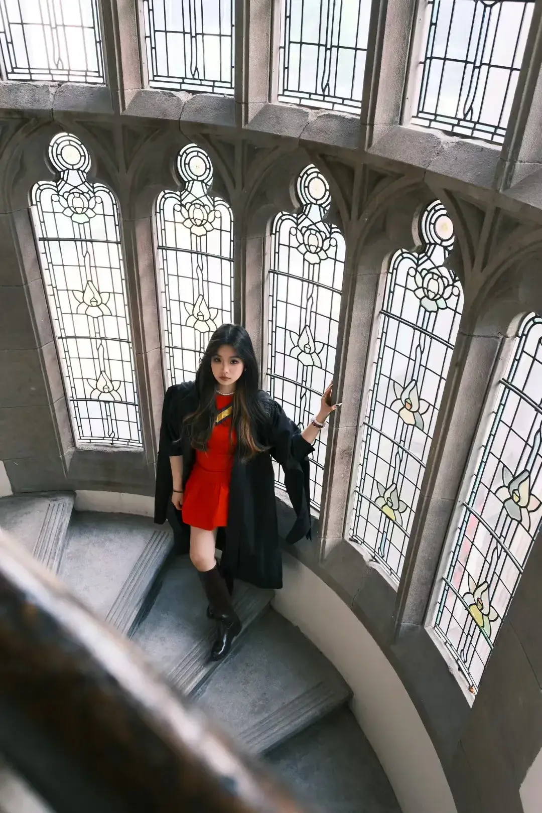 Manchester Graduation Robe Graduation Gown Rental | University of Manchester